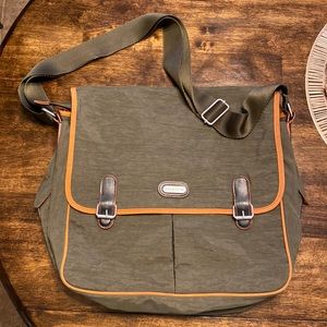 Baggallini Messenger Bag